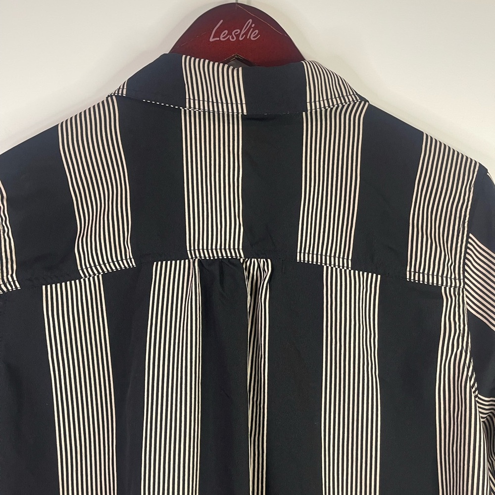 Maurices‎ Black and White Striped Button-Down Shirt - Picture 7 of 9